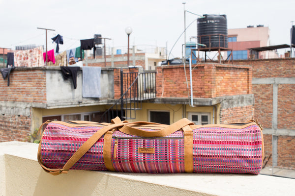 MUNIMUNI Aasha Zip Yoga Mat Bag by Woven - Fuchsia Recycle Pattern - MuniMuni