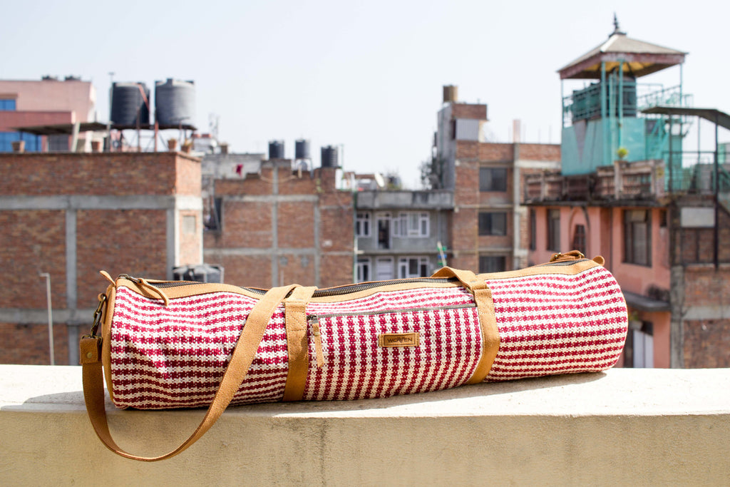 MUNIMUNI Aasha Zip Yoga Mat Bag by Woven - Red/ White Thicker Stripe