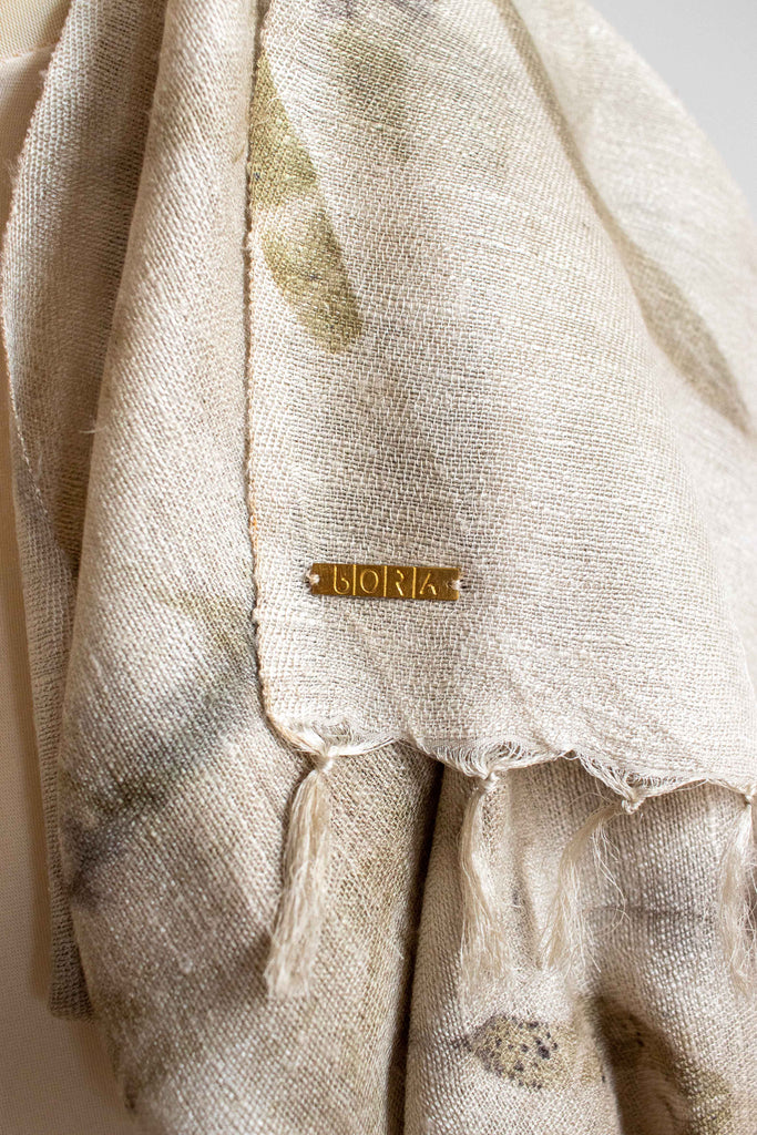 Burberry shop leaf scarf