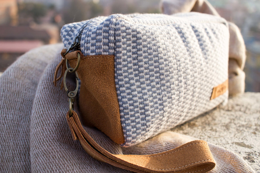 Make-Up Bag - Light Grey/ Blue Finer Pattern - MuniMuni