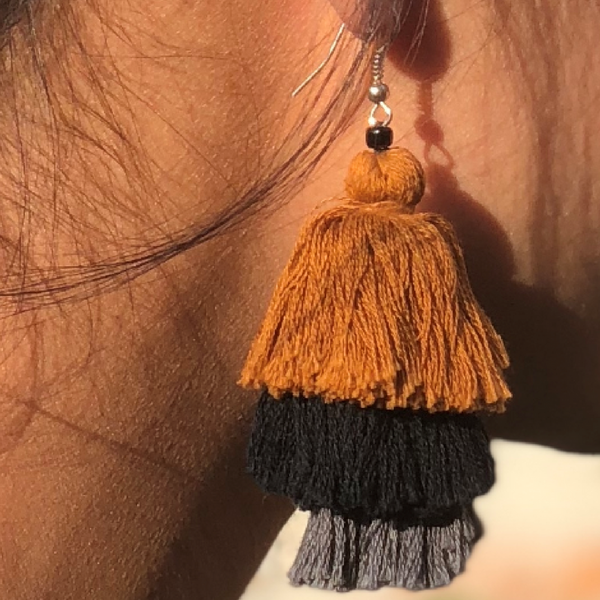 Earring 3 layer Pompon- Brown Black Grey - MuniMuni