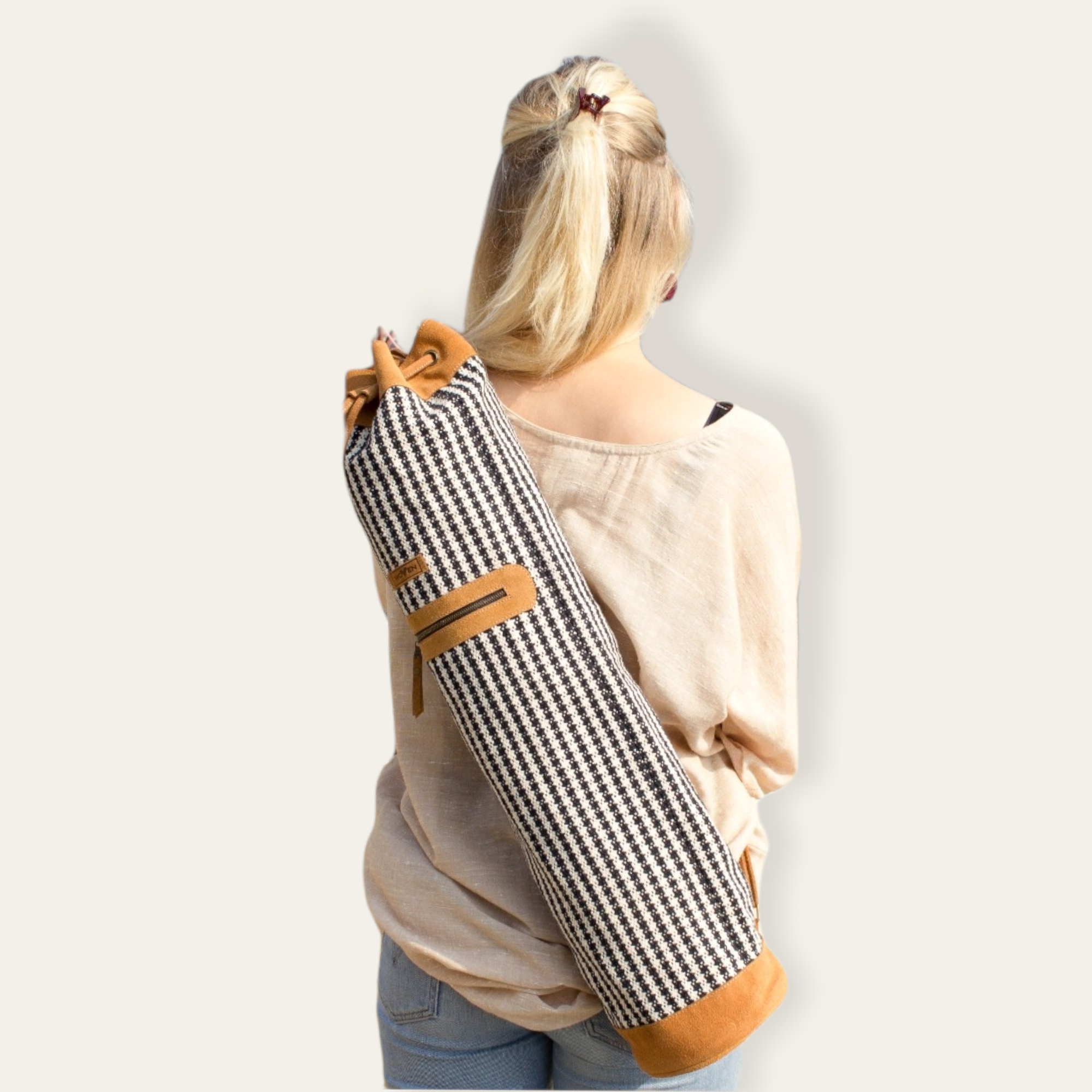 MUNIMUNI Aasha Zip Yoga Mat Bag by Woven - Black Finer Pattern