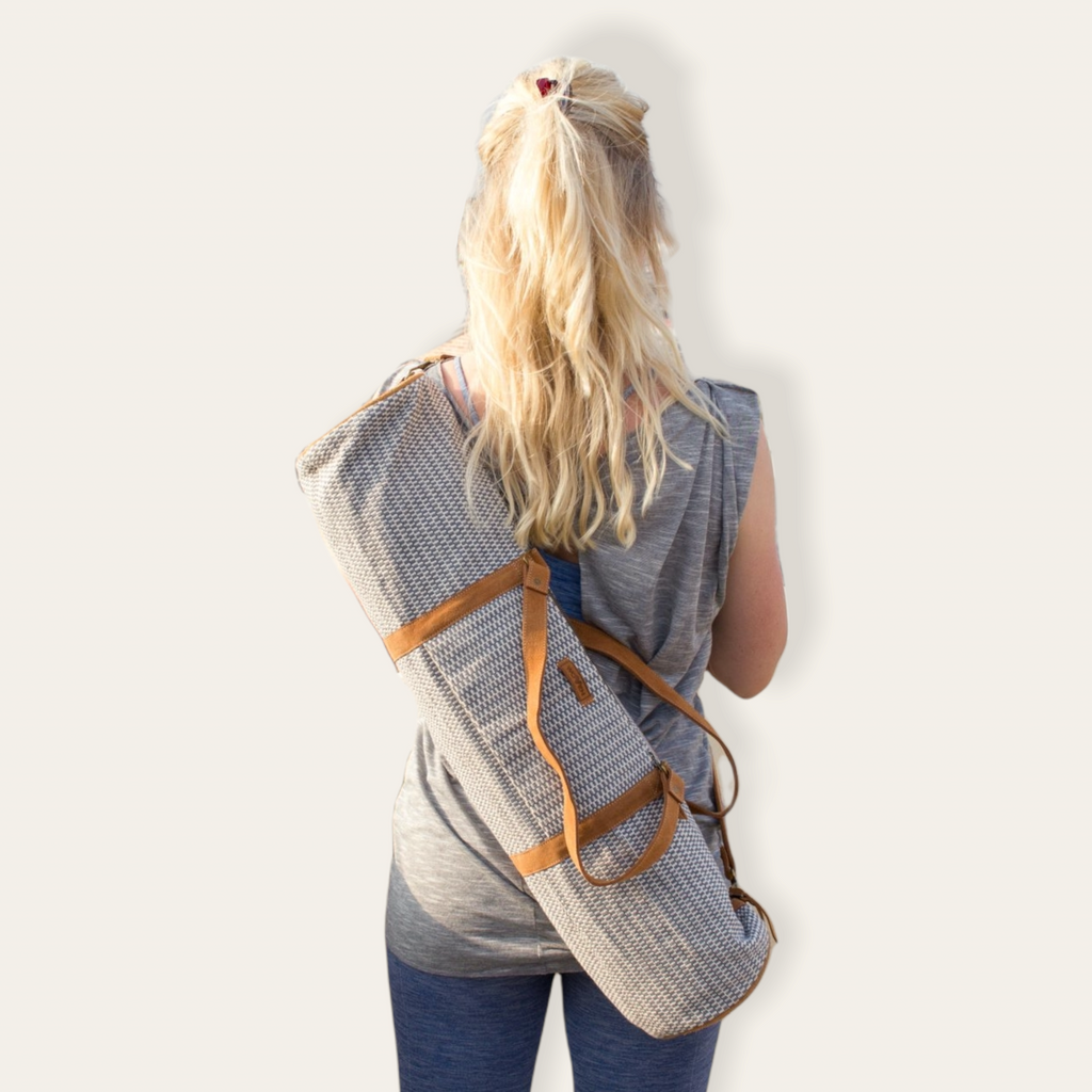 MUNIMUNI Aasha Zip Yoga Mat Bag by Woven - Grey/ Blue Finer Pattern