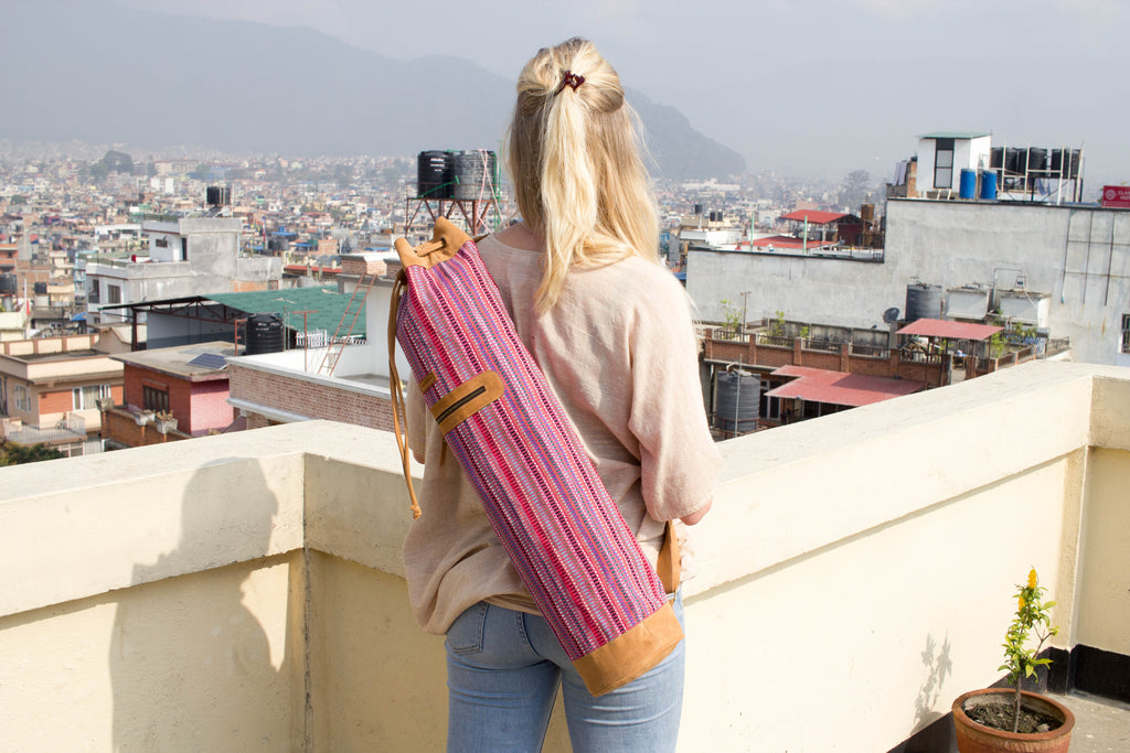 MUNIMUNI Aasha Top Yoga Mat Bag by Woven - Fuchsia Pink